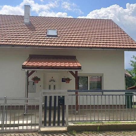 Appartamento Keti Plaški Esterno foto