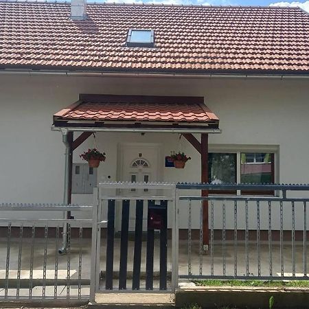 Appartamento Keti Plaški Esterno foto