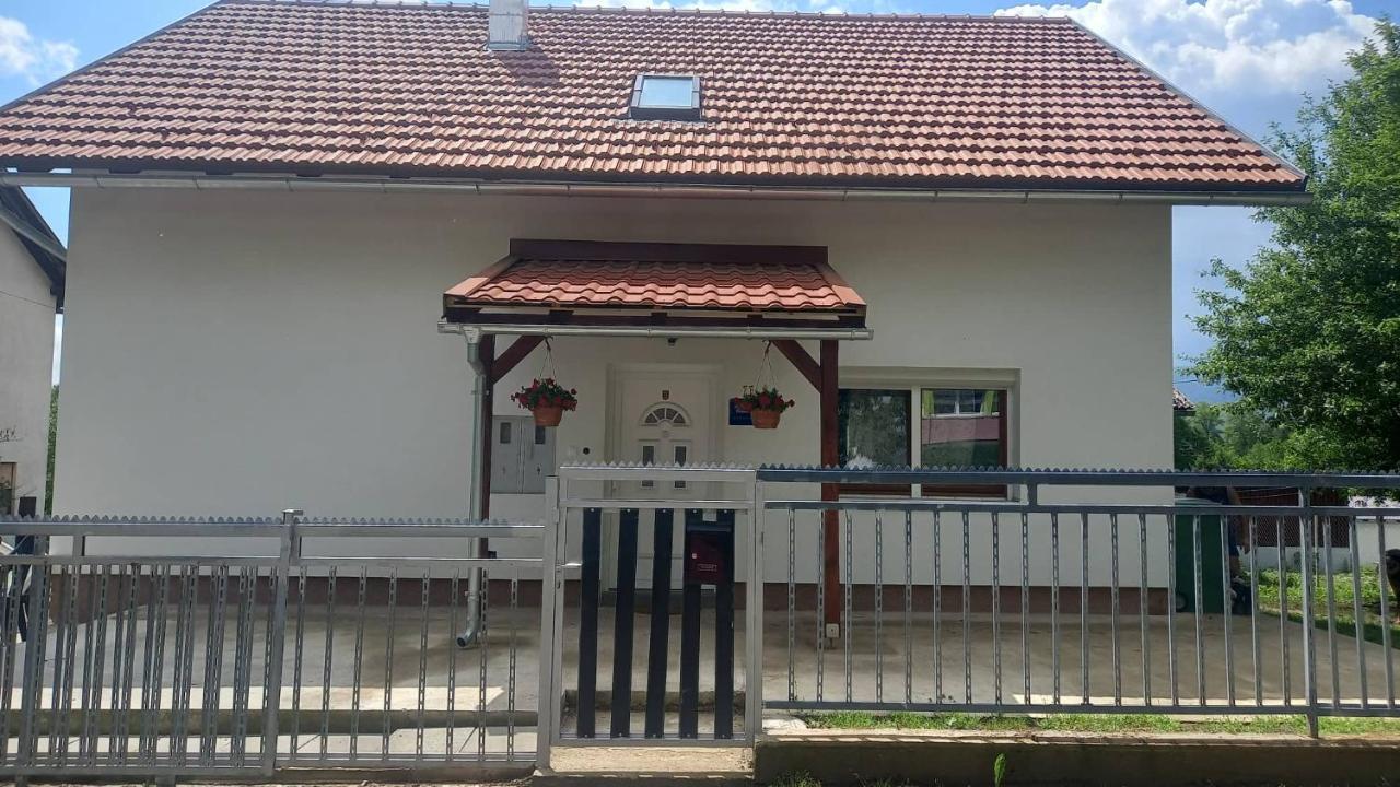 Appartamento Keti Plaški Esterno foto