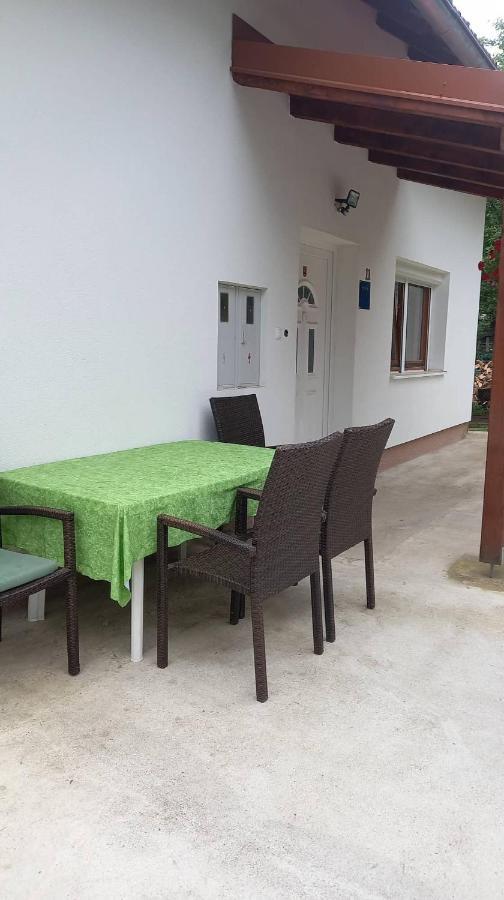 Appartamento Keti Plaški Esterno foto